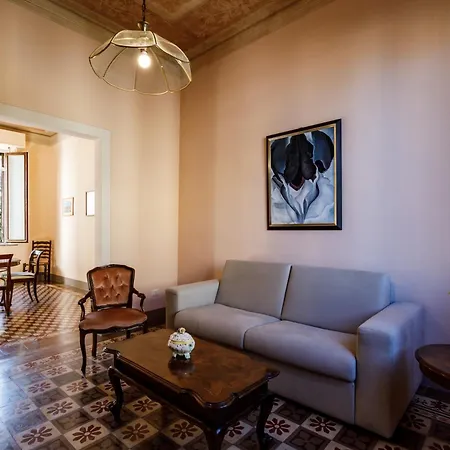Guesthost - Casa Calise Elegant With Garage Casa de Férias Siena