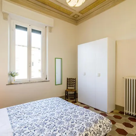 Guesthost - Casa Calise Elegant With Garage Casa de Férias *