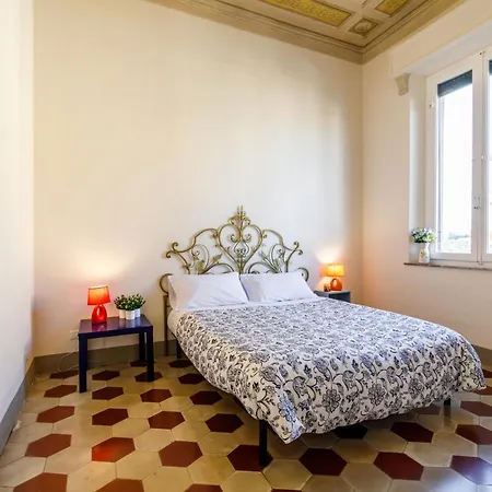 Guesthost - Casa Calise Elegant With Garage Casa de Férias Siena