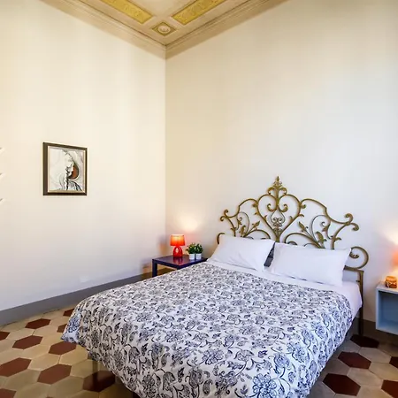 Guesthost - Casa Calise Elegant With Garage Casa de Férias