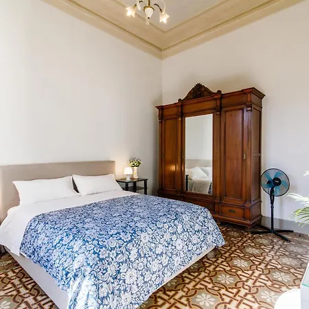 Guesthost - Casa Calise Elegant With Garage Casa de Férias *