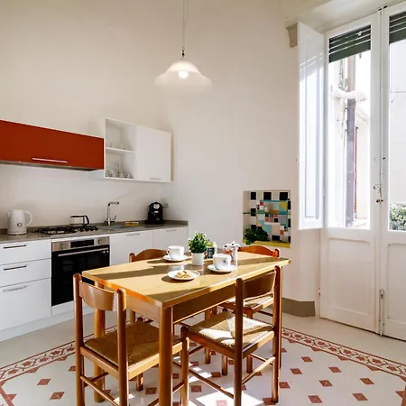 Guesthost - Casa Calise Elegant With Garage Siena