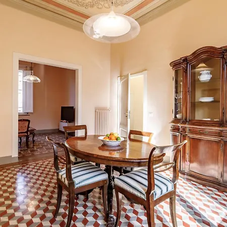 Guesthost - Casa Calise Elegant With Garage Casa de Férias Siena